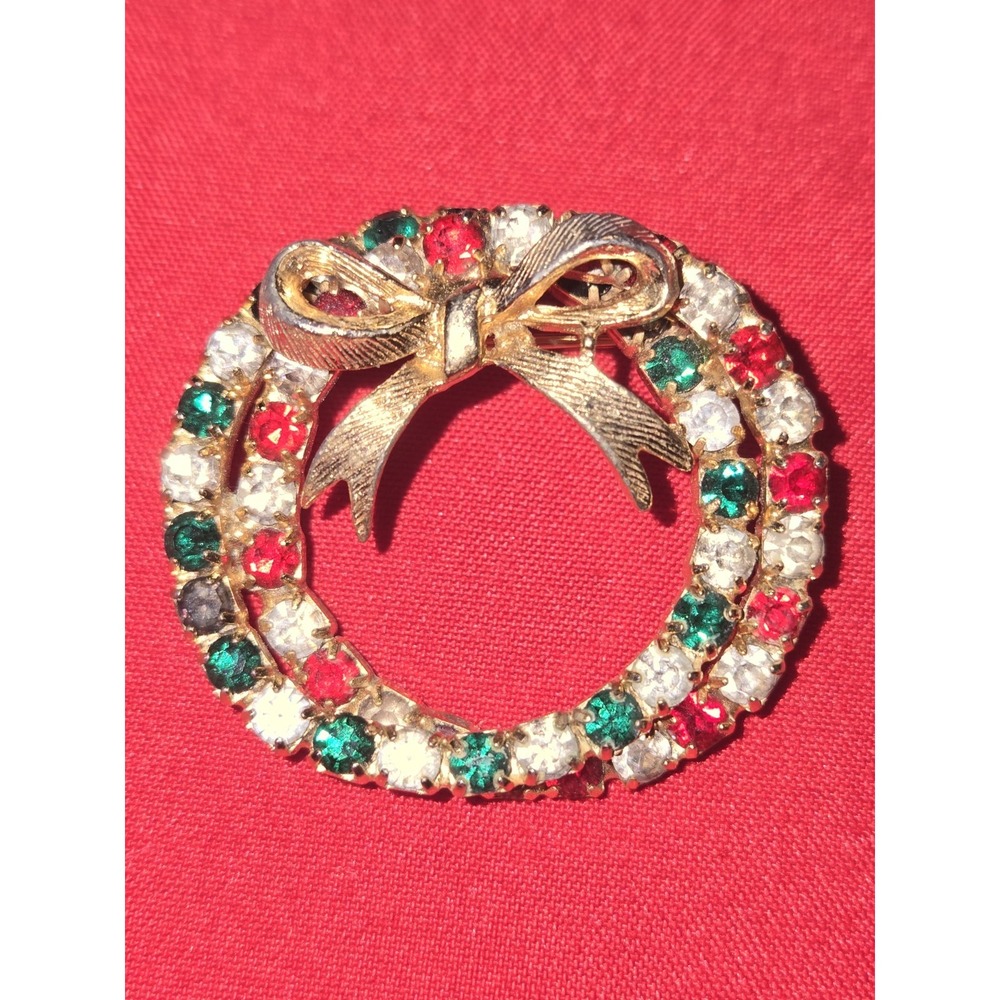 60s 70s Vintage Christmas Wreath Brooch Pin Rhinestone Textured Bow Holiday Pin
